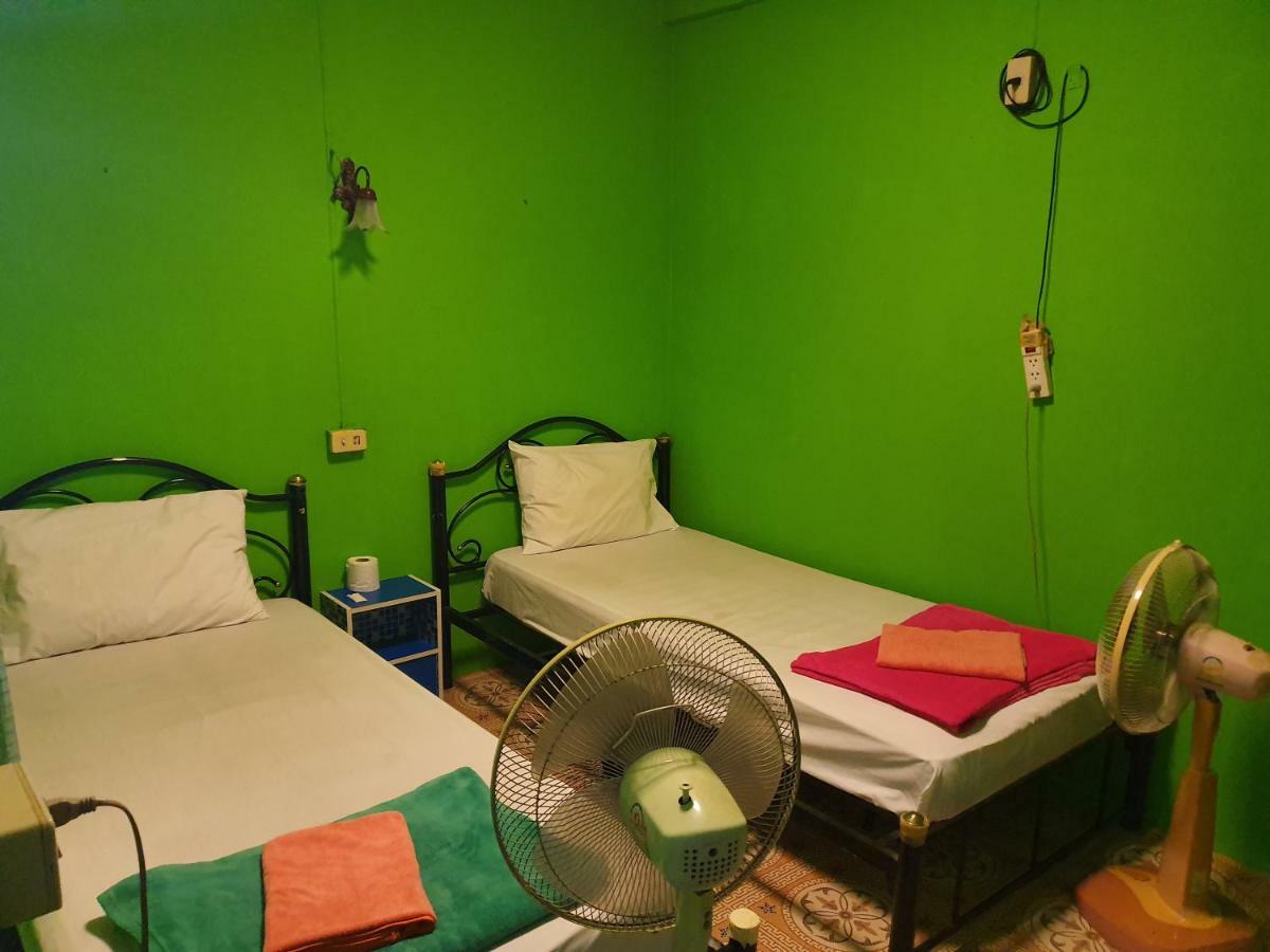 Good Dream Guesthouse Krabi town Екстериор снимка